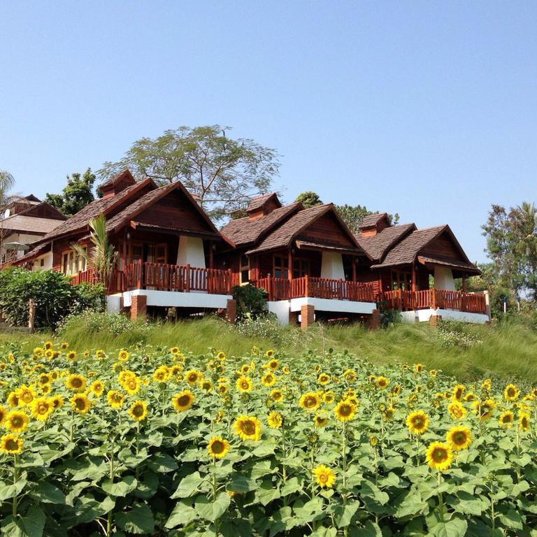 Gin'S Maekhong View Hotel Чианг Сеeн Екстериор снимка