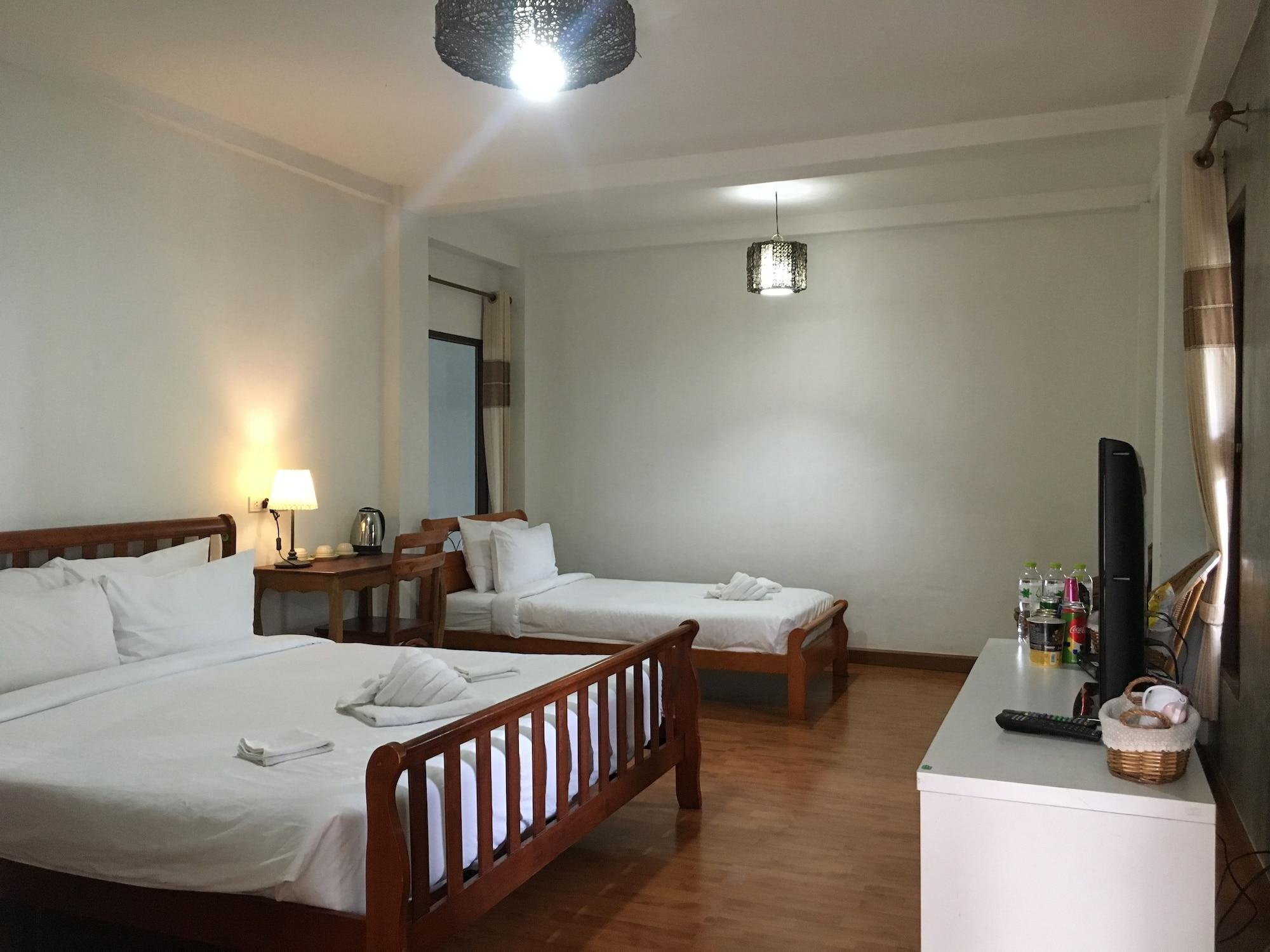 Gin'S Maekhong View Hotel Чианг Сеeн Екстериор снимка