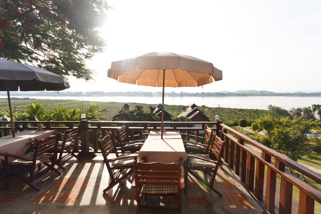 Gin'S Maekhong View Hotel Чианг Сеeн Екстериор снимка